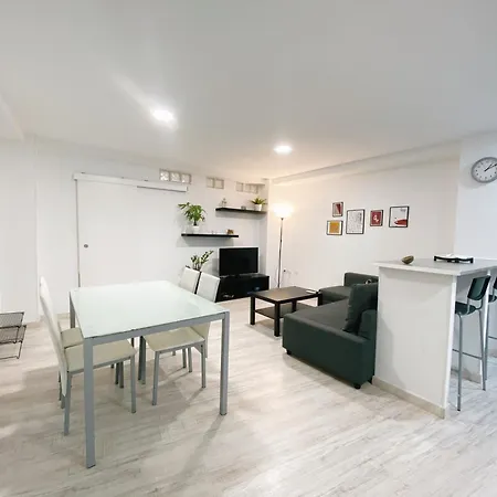 Gmc Turistics - The Atarazanas Market House Apartment